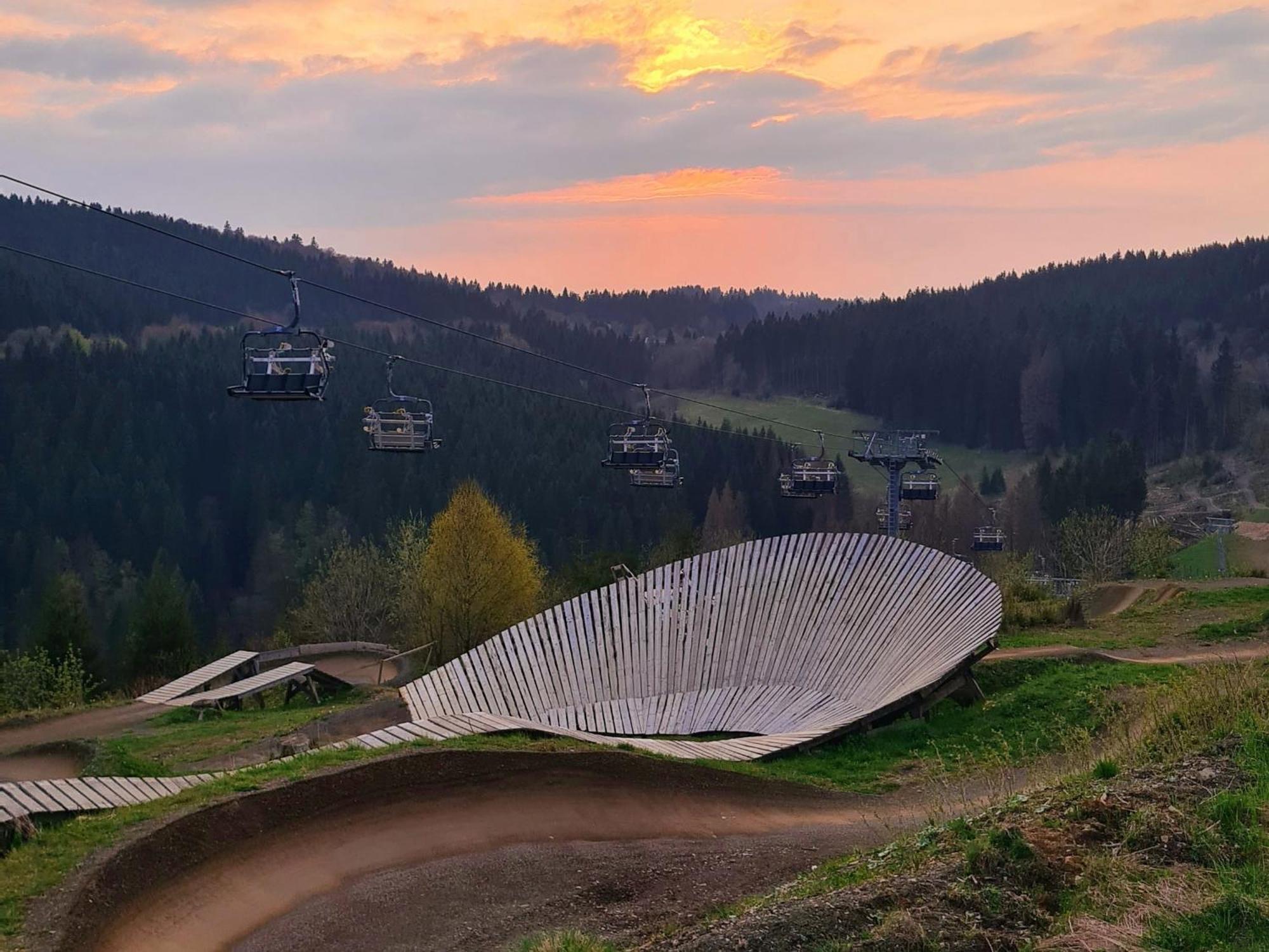 Ferienwohnung Fuchsbau Mit Kamin & Terrasse & Hunde Winterberg Exteriör bild